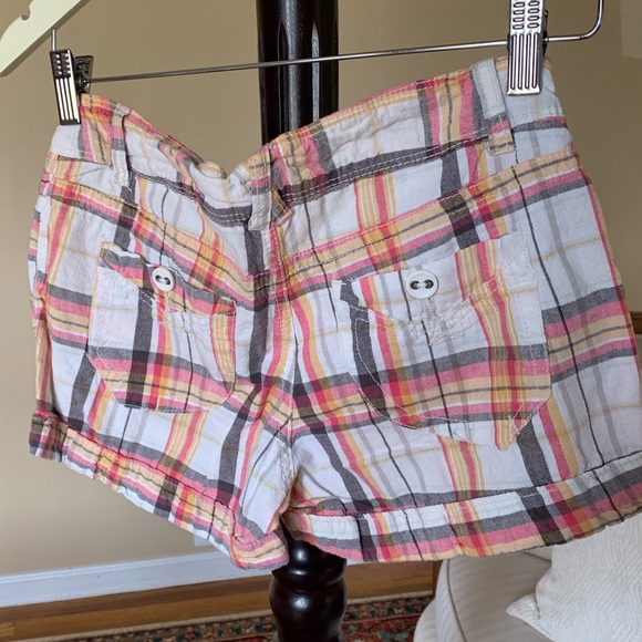 Plaid shorts - Picture 2 of 3